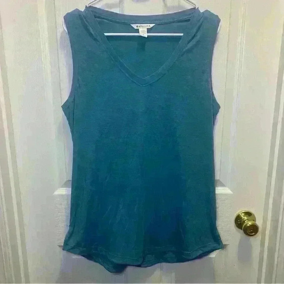 Athleta Tops - Athleta Essential V-Neck Tank SZ Large